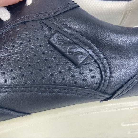 Ecco Soft 7 Black Leather Lace Up Runner Sneaker Comfortable Shoes Size 8 - Picture 3 of 16